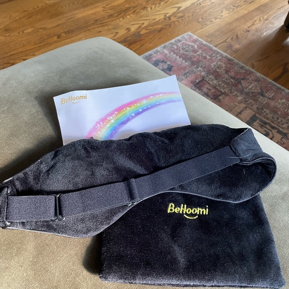 BeHoomi weighted eye mask in black - Picture 4 of 4